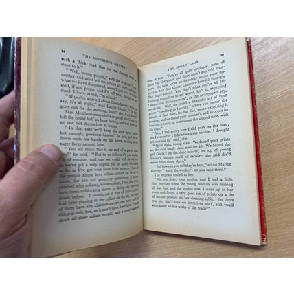 VINTAGE THE MOORINGS MYSTERY ALICE STERRY FICTION HARDBACK BOOK (P3)
