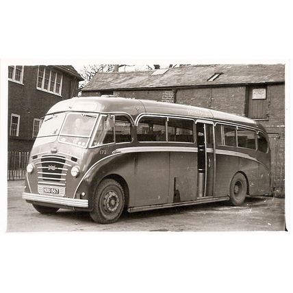 Black & White Photograph of Hants & Sussex Motor Services Ltd. - HOU 867