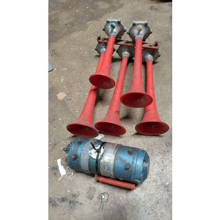 vintage rare obsolete maserati 12v 5 tone air horns collectors edition classic