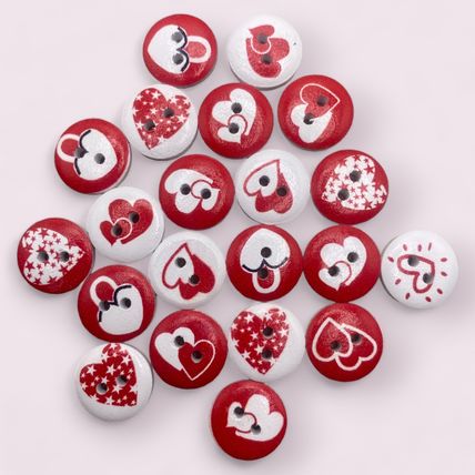 15mm Wooden Buttons Love Heart Pattern Red And White 2 Hole Sewing Knitting