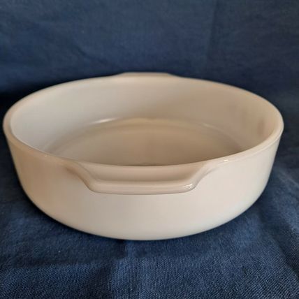 Vintage DYNAWARE CASSEROLE DISH Pyr-O-Rey Daisy Milk Glass Pan Bowl 8" Baking