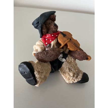BEAR PLAYNG VIOLIN FIGURE (SMALL WORLD)