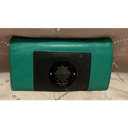 A Very Cool Bright Green Leather Kate Spade Clutch Card Wallet
