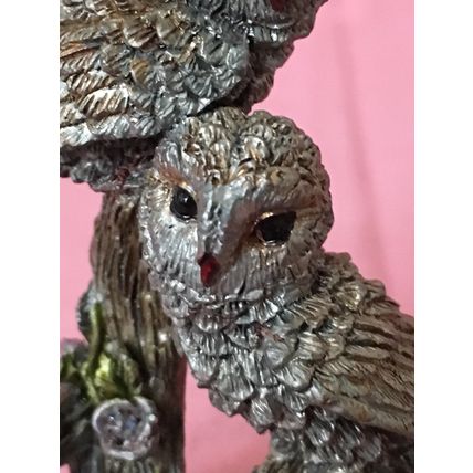 Stunning Painted Pewter Pair Of Barn Owls With Crystal Chip Flower Heads