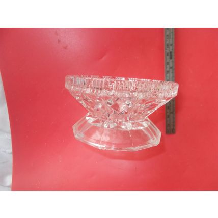 BOWL PEDESTAL MEASUREMENTS ON PHOTOS PRESSED GLASS (03/02)