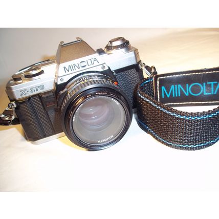 MINOLTA X-370 35mm Film SLR Camera with 50mm Minolta Lens w/3 rolls film*