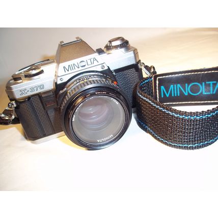 MINOLTA X-370 35mm Film SLR Camera with 50mm Minolta Lens w/3 rolls film