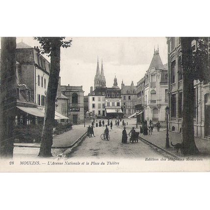 03 - Moulins -l'avenue nationale et la place du théâtre