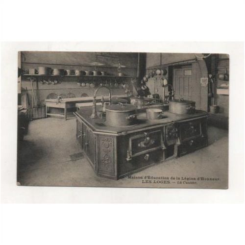 Old French postcard Maison d'education de la legion d'Honneur The kitchen