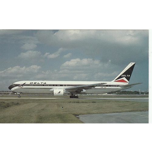 Delta Boeing B767 332 Civil Aviation Postcard (A13047)