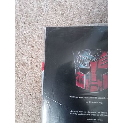TRANSFORMERS # 8 (2019) IDW (NM Condition) POLYBAGGED WITH CARDS (CVR A)
