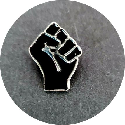 Black Fist Northern Soul Pin Badge Enamel 3.1 cm x 2.5 cm Gift BLM Lapel BA34
