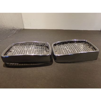 1970 71 72 PLYMOUTH DUSTER VALIANT TURN SIGNAL LENSES & BEZELS OEM 3679226