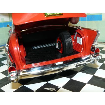 1/18 ( IB 74 ) Acme Nice Car 1957 Chevrolet Bel Air red and white 1 of 174 , in
