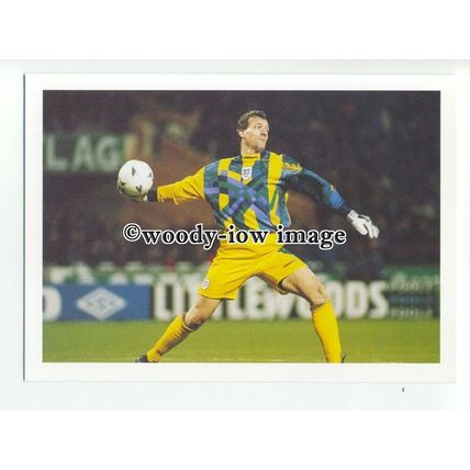TC0027 - England Goalkeeper - Tim Flowers - postcard by Barratt