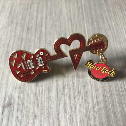 Hard Rock Cafe RARE BOSTON 2002 Valentines Day LE250 Dangle logo Pin SUPERB