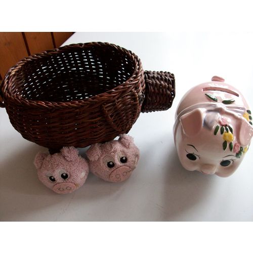 PIGS! CERAMIC MONEY BOX BASKET 2 x PLUSH FACES **GC**