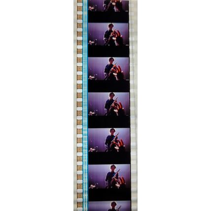 Pk GEB - Z - MIX - E 0122r . 1 STRIP OF 5 - 35MM FILM CELLS. ( SHINE A LIGHT )