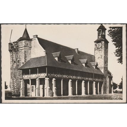 Vieux Château, Montluçon, c.1940s - Combier Photo CPSM