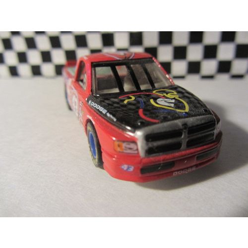 Hot Wheels Pro Racing PLAYERS #43 Jimmy Hensley Mopar Nascar Truck