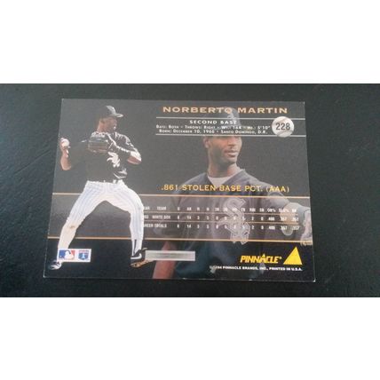 1994 Pinnacle Card # 228 Norberto Martin Autograph Chicago White Sox