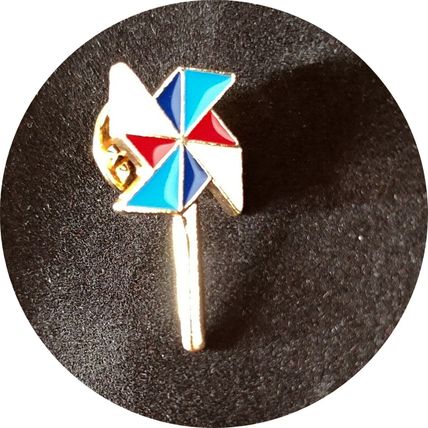 Windmill Enamelled Pin Badge Brooch Pride Metal Gift bag 1.8 cm x 2.1 cm BA91