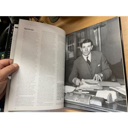 2008 "THE BOOK OF FOOTBALL OBITUARIES" 1ST ED ILLUSTRATED 1.2kg HB BOOK (P7)
