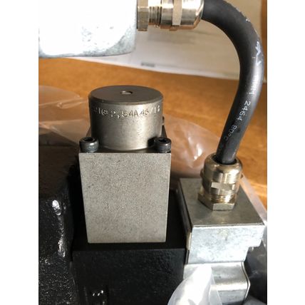 NEW PARKER D41FHA32F4NB0043,PARKER D41FHA32F4NB00 DC VALVE,D1FVE50BCNLB35,373,AA