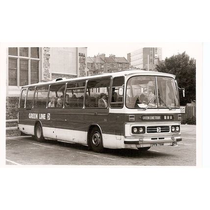 Black & White Photo of London Country Bus Services Ltd. - PFN 791M ex. East Kent