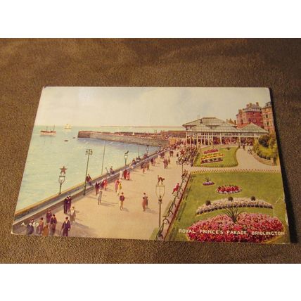 1950s Postcard - Parade, Bridlington Yorkshire - Artist Brian Gerald / A489