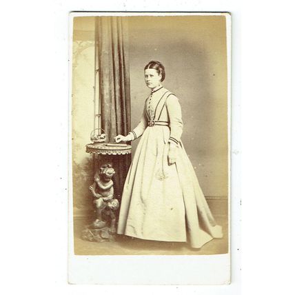 Victorian cdv photo woman wearing pale frock Knightsbridge photographer