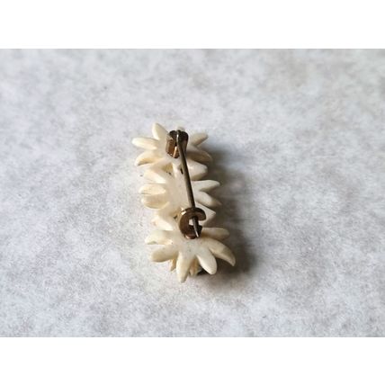 Vintage Austrian Carved Edelweiss Brooch | 1920s Celluloid Flower Pin