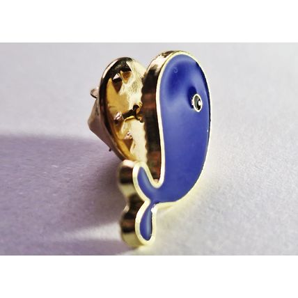 Novelty Cartoon Blue Whale metal novely lapel pin badge