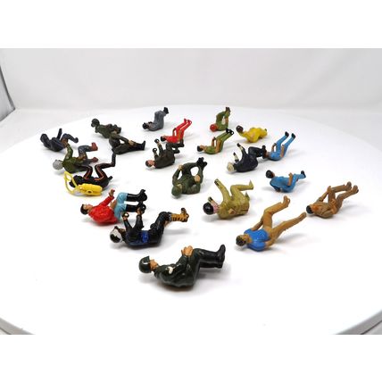 BRITAINS, TIMPO, CORGI, DINKY and similar (CHOOSE) Sitting / Drivers Toy Soldier