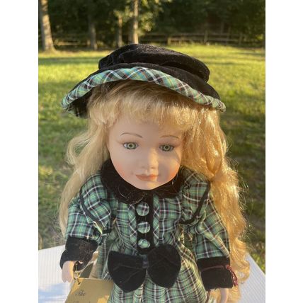 Porcelain Doll 'The Broadway Collection' Collectible Victorian Doll Martha VTG