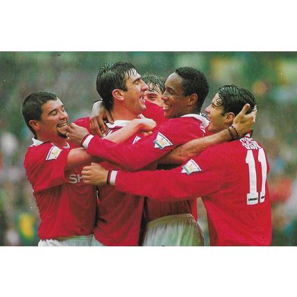 Magic Box Int. Manchester United Official History Photograph Collection: No. 84