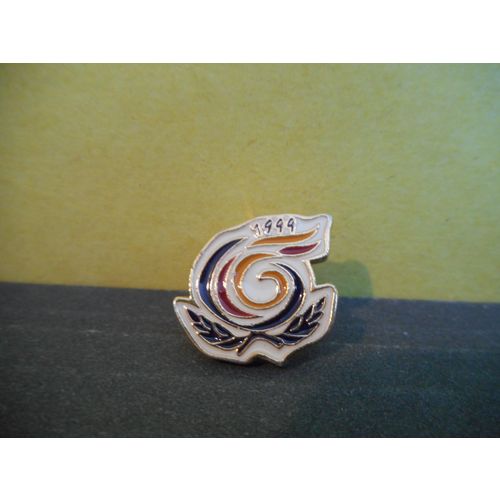 1994 Newfoundland Seniors Resource Centre Logo Lapel Pin