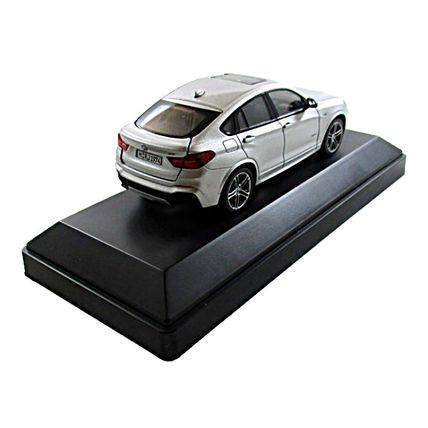 BMW X4 (F26) YEAR 2015 SILVER HERPA SCALE 1:43
