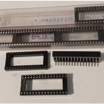 Lot of 18: AMP 2-644018-1