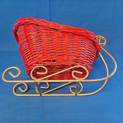 WICKER Metal Christmas SANTA SLEIGH Sled Woven Decor Tabletop Candy Bowl Basket
