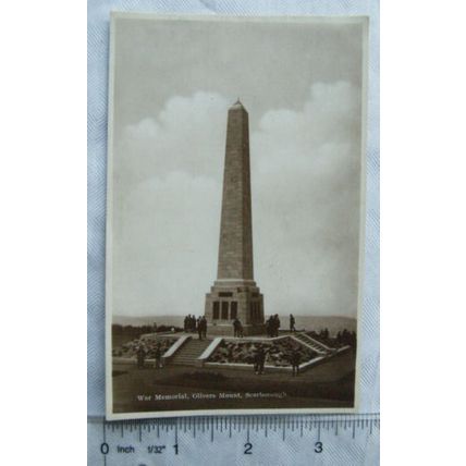 vintage postcard War Memorial Olivers Mount Scarborough ref.1