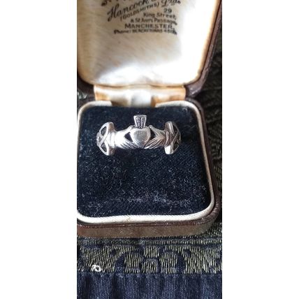 Vintage 1970-s Celtic Claddagh Sterling Silver 925 Ring UK P, US 8 - Beautiful!