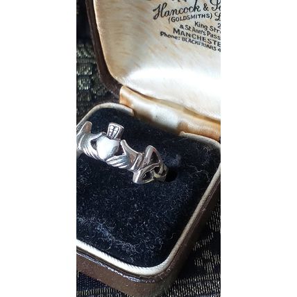 Vintage 1970-s Celtic Claddagh Sterling Silver 925 Ring UK P, US 8 - Beautiful!