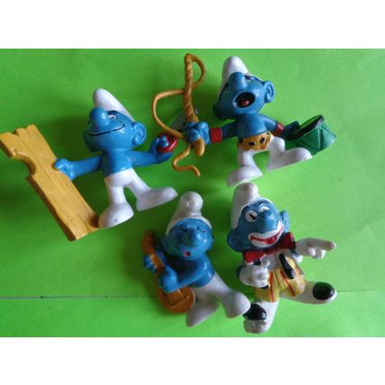 Job lot of 10 smurfs banjo cowgirl smurfette apple lion tamer set1