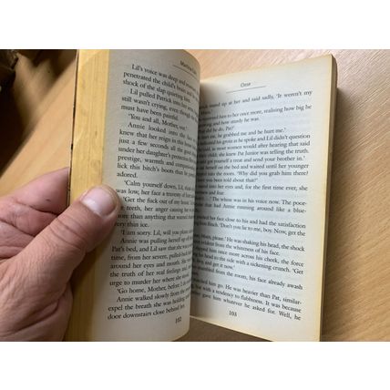 2007 MARTINA COLE "CLOSE" FICTION PAPERBACK BOOK (P3)