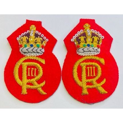 NEW UK BRITISH KING CHARLES CORONATION HAND EMBROIDERED GOLD BULLION BADGES PAIR
