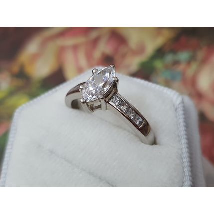 Marquise Solitaire Ring Made With Swarovski Zirconia Sz R½ Platinum 925 Silver