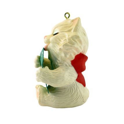 HALLMARK KEEPSAKE FRIENDSHIP KITTEN CHRISTMAS ORNAMENT 1990 (QX414-3)