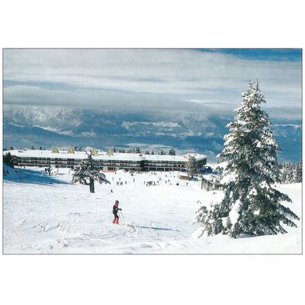 38 - ROCHE BERANGER - les pistes et le centre commercial