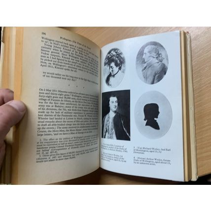 1972 "WELLINGTON - THE YEARS OF THE SWORD" ELIZABETH LONGFORD HARDBACK BOOK (P4)